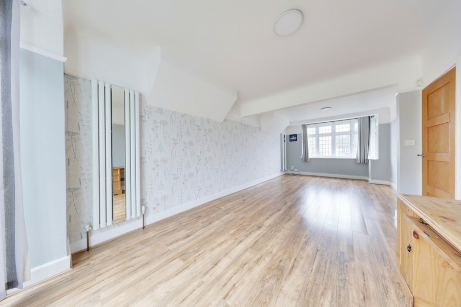 Images for Cloonmore Avenue, Orpington EAID:11e514c9f7e99906cb8dd0ceb0e9edcf BID:1