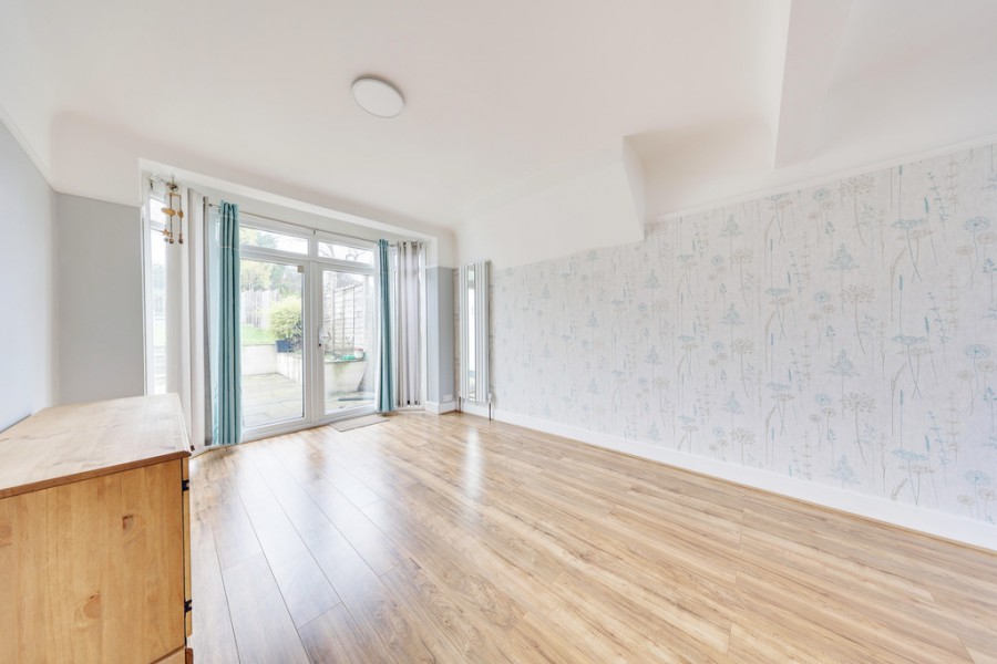 Images for Cloonmore Avenue, Orpington EAID:11e514c9f7e99906cb8dd0ceb0e9edcf BID:1