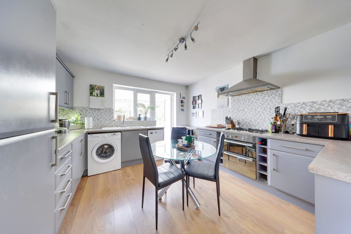 Images for Barnesdale Crescent, Orpington EAID:11e514c9f7e99906cb8dd0ceb0e9edcf BID:1