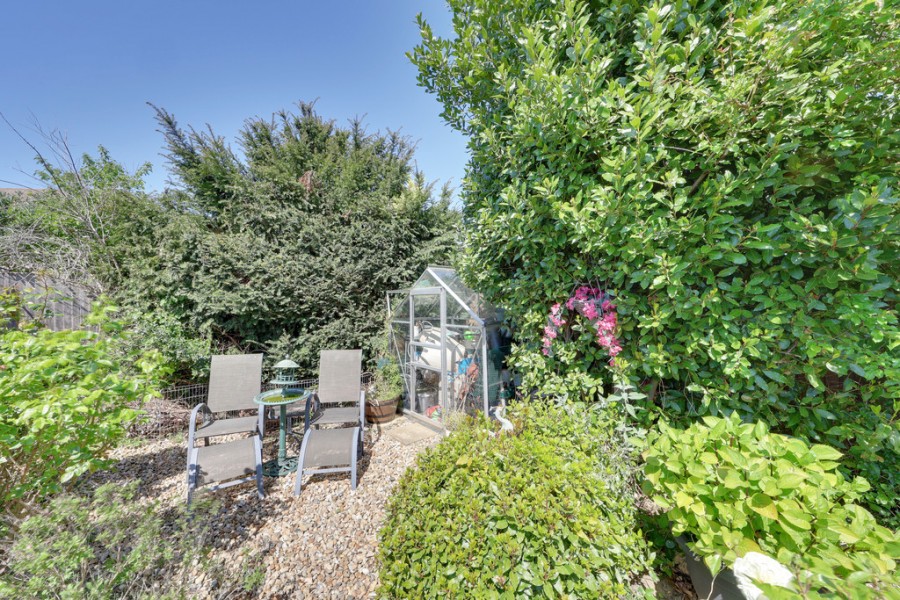 Images for Barnesdale Crescent, Orpington EAID:11e514c9f7e99906cb8dd0ceb0e9edcf BID:1