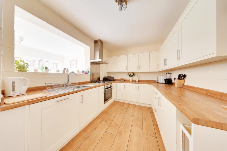 Images for Broomwood Road, Orpington EAID:11e514c9f7e99906cb8dd0ceb0e9edcf BID:1