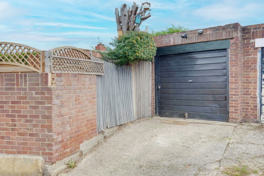 Images for Somerden Road, Orpington EAID:11e514c9f7e99906cb8dd0ceb0e9edcf BID:1