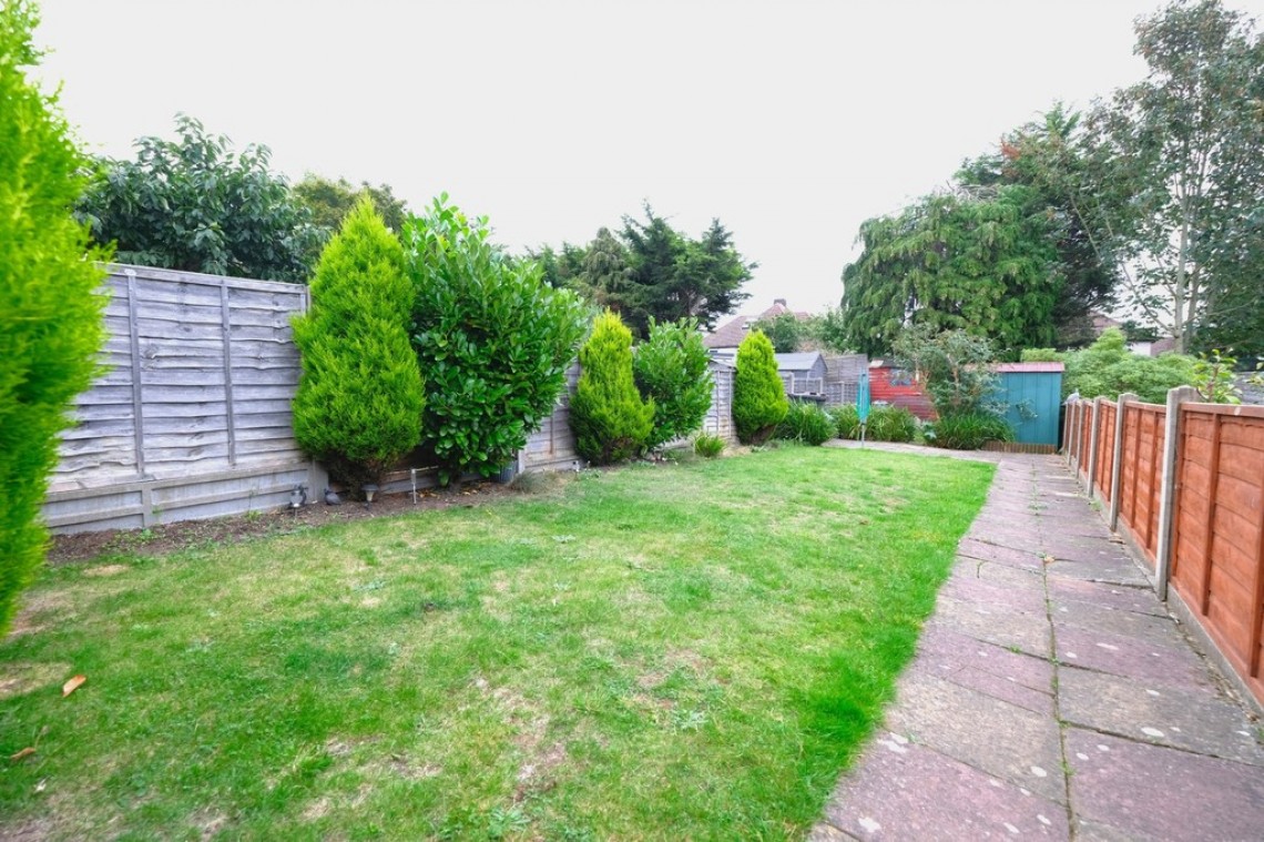 Images for Barnesdale Crescent, Orpington EAID:11e514c9f7e99906cb8dd0ceb0e9edcf BID:1