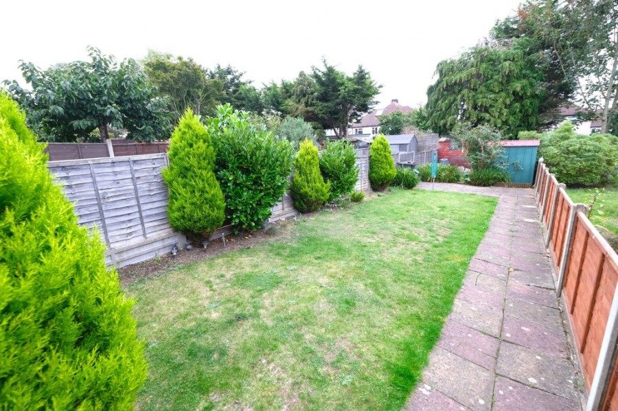 Images for Barnesdale Crescent, Orpington EAID:11e514c9f7e99906cb8dd0ceb0e9edcf BID:1