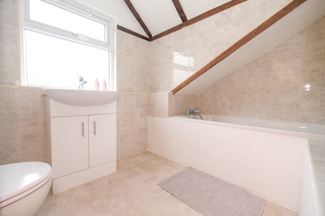Images for Derry Downs, Orpington EAID:11e514c9f7e99906cb8dd0ceb0e9edcf BID:1