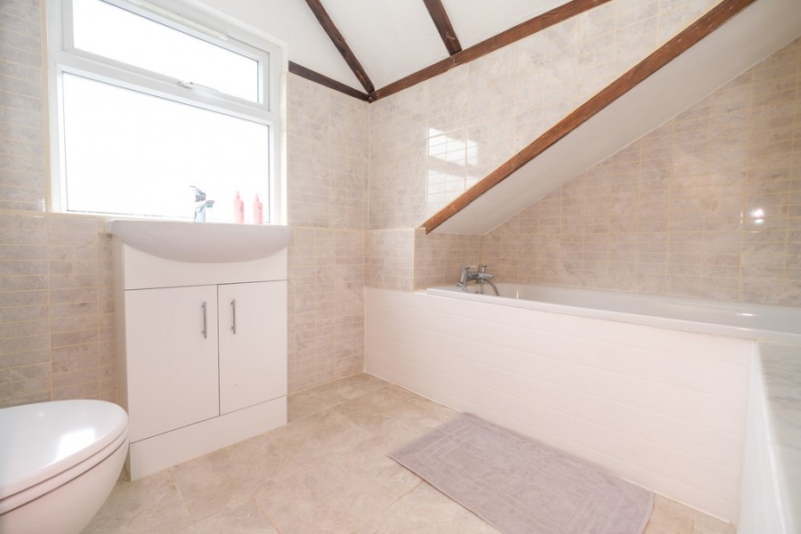 Images for Derry Downs, Orpington EAID:11e514c9f7e99906cb8dd0ceb0e9edcf BID:1