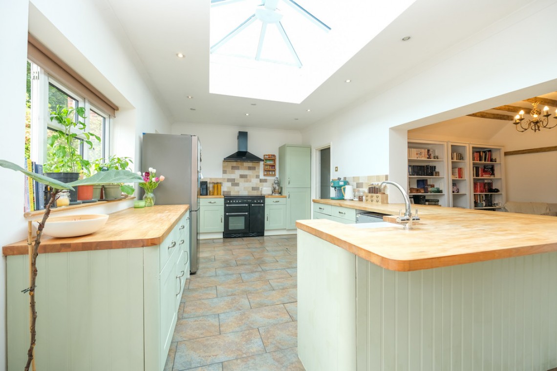 Images for Derry Downs, Orpington EAID:11e514c9f7e99906cb8dd0ceb0e9edcf BID:1