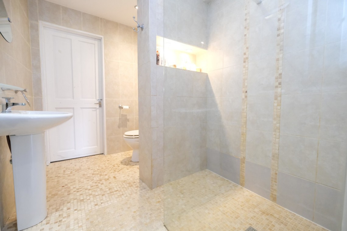 Images for Derry Downs, Orpington EAID:11e514c9f7e99906cb8dd0ceb0e9edcf BID:1