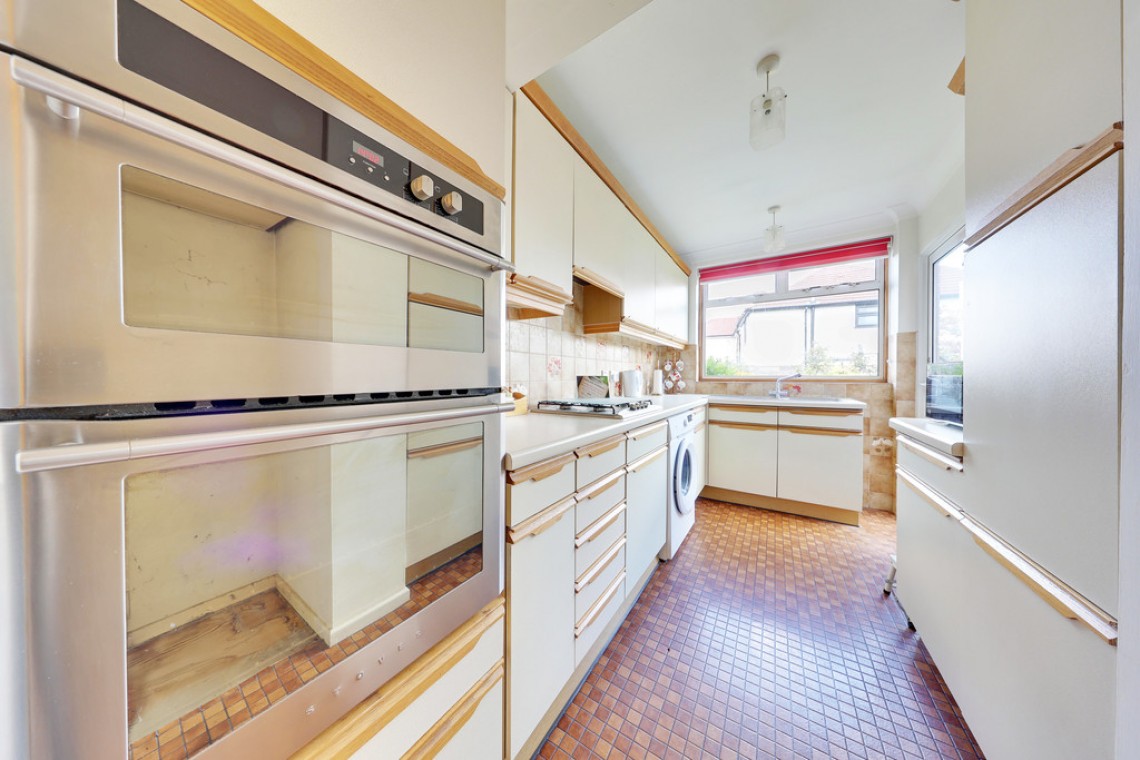 Images for Broomwood Road, Orpington EAID:11e514c9f7e99906cb8dd0ceb0e9edcf BID:1