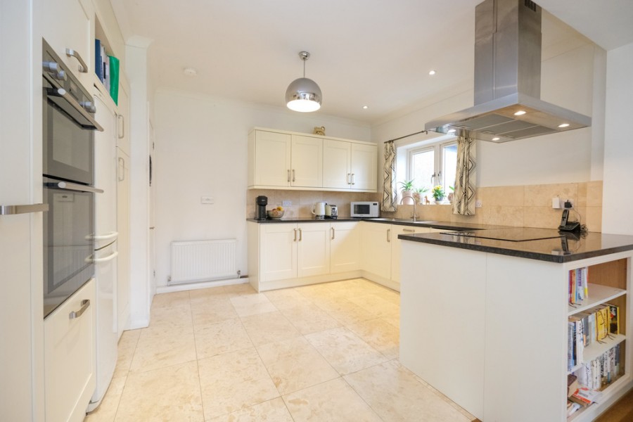 Images for Poverest Road, Petts Wood EAID:11e514c9f7e99906cb8dd0ceb0e9edcf BID:1