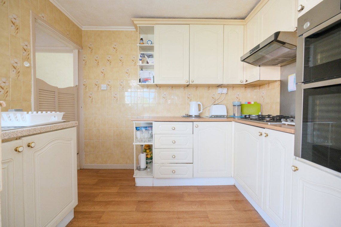 Images for Southdene, Halstead EAID:11e514c9f7e99906cb8dd0ceb0e9edcf BID:1