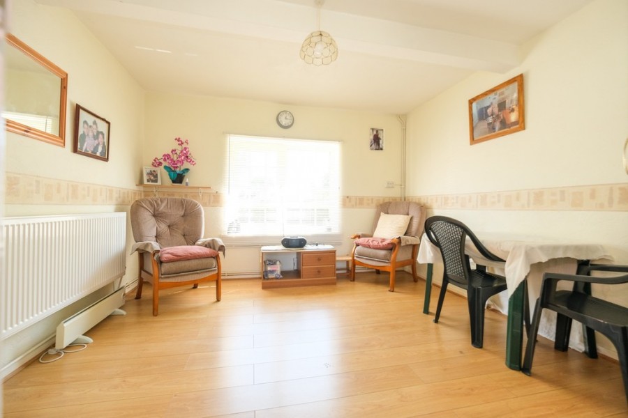 Images for Southdene, Halstead EAID:11e514c9f7e99906cb8dd0ceb0e9edcf BID:1