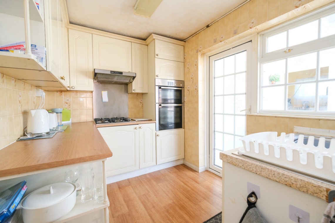 Images for Southdene, Halstead EAID:11e514c9f7e99906cb8dd0ceb0e9edcf BID:1