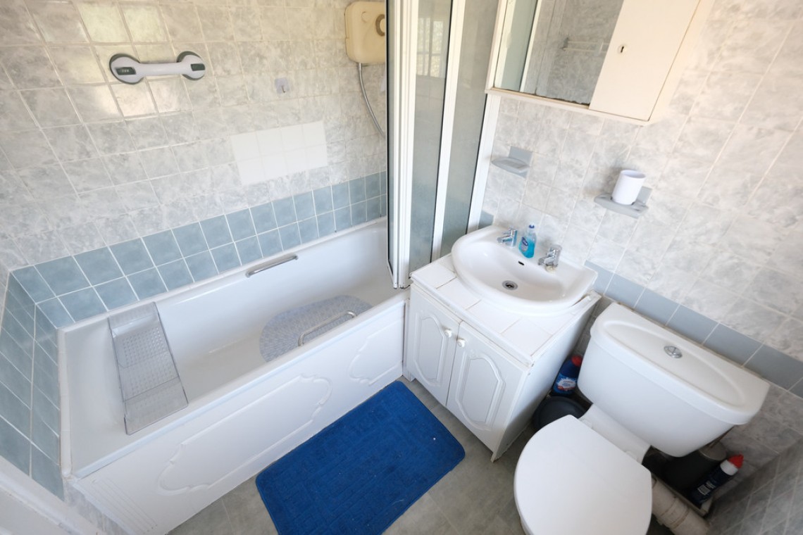 Images for Southdene, Halstead EAID:11e514c9f7e99906cb8dd0ceb0e9edcf BID:1