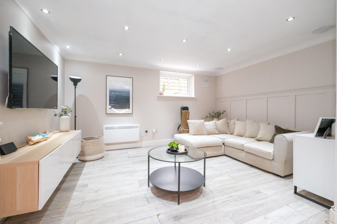 Images for Gladstone Road, Orpington EAID:11e514c9f7e99906cb8dd0ceb0e9edcf BID:1