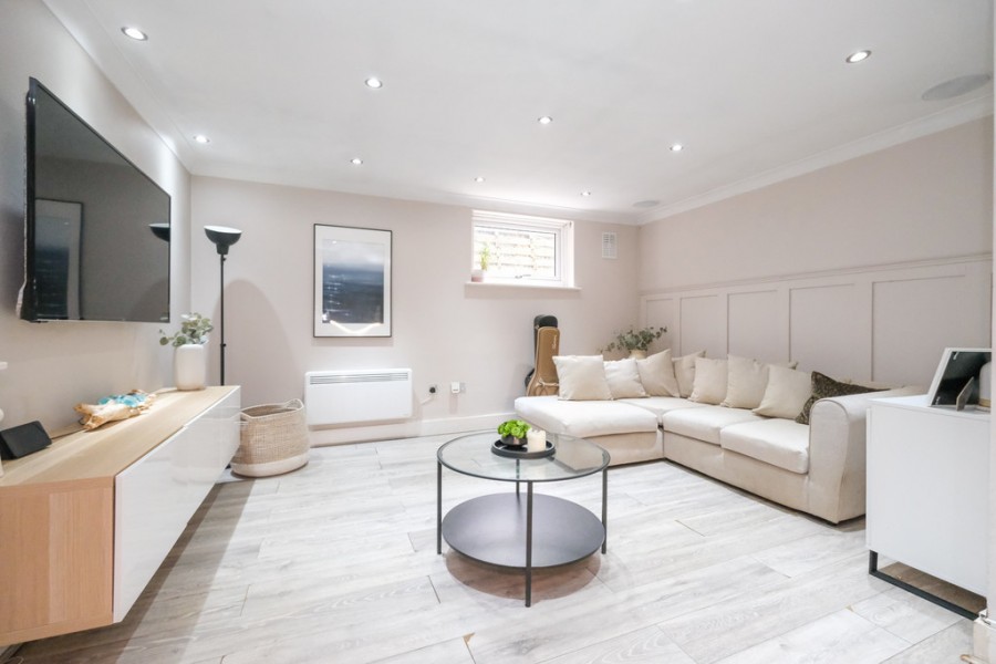 Images for Gladstone Road, Orpington EAID:11e514c9f7e99906cb8dd0ceb0e9edcf BID:1
