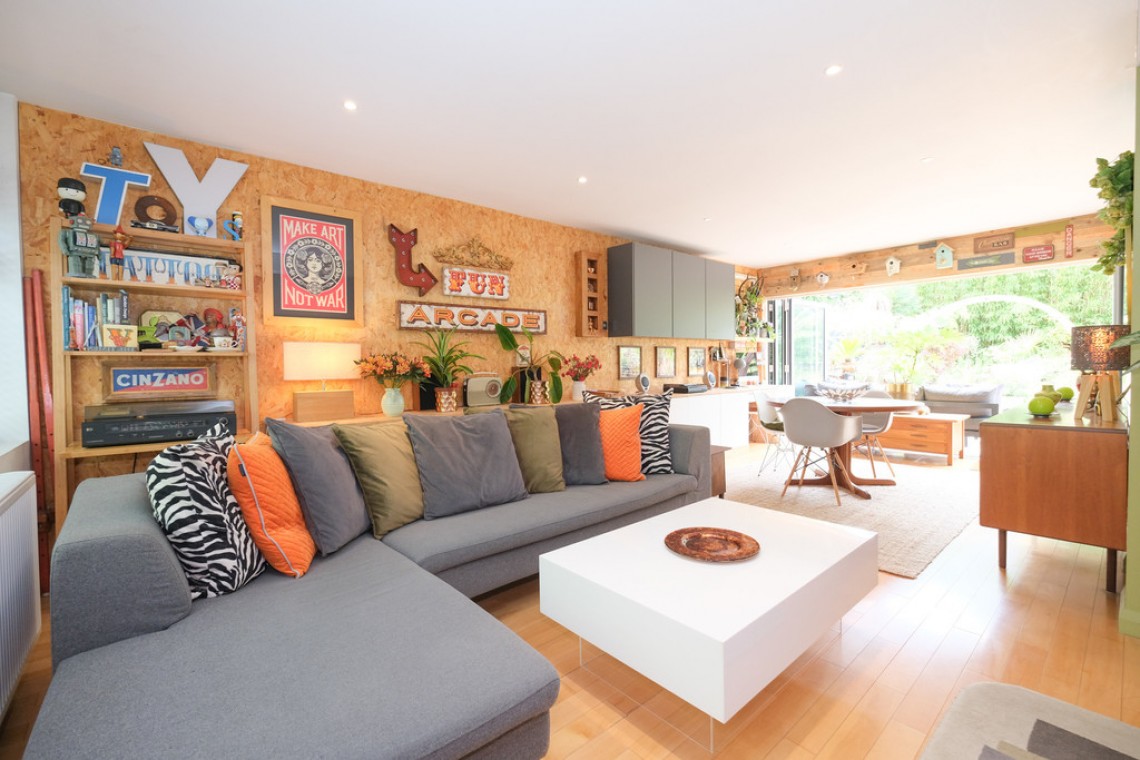 Images for Woodside, Orpington EAID:11e514c9f7e99906cb8dd0ceb0e9edcf BID:1