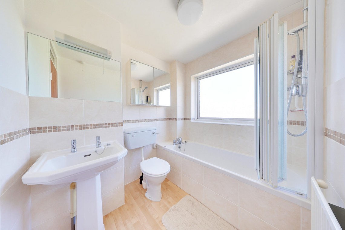 Images for Place Farm Avenue, Orpington EAID:11e514c9f7e99906cb8dd0ceb0e9edcf BID:1