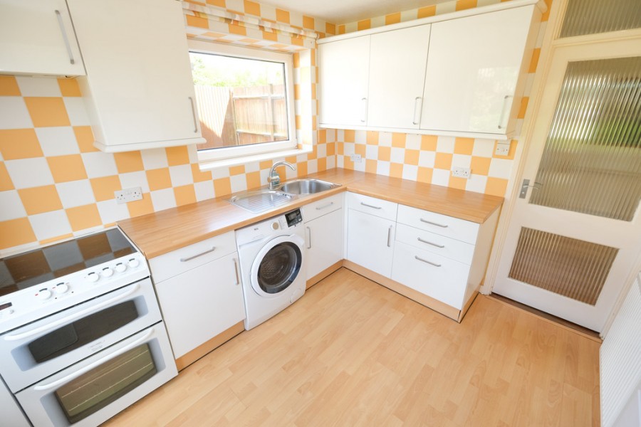 Images for High Street, Farnborough EAID:11e514c9f7e99906cb8dd0ceb0e9edcf BID:1