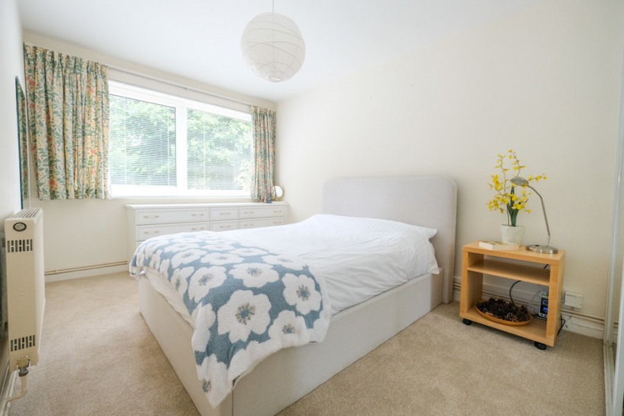 Images for High Street, Farnborough EAID:11e514c9f7e99906cb8dd0ceb0e9edcf BID:1