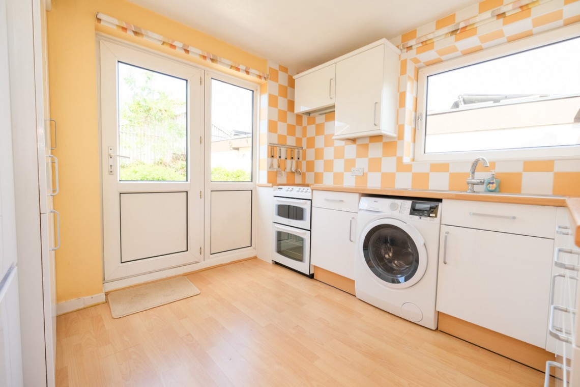 Images for High Street, Farnborough EAID:11e514c9f7e99906cb8dd0ceb0e9edcf BID:1