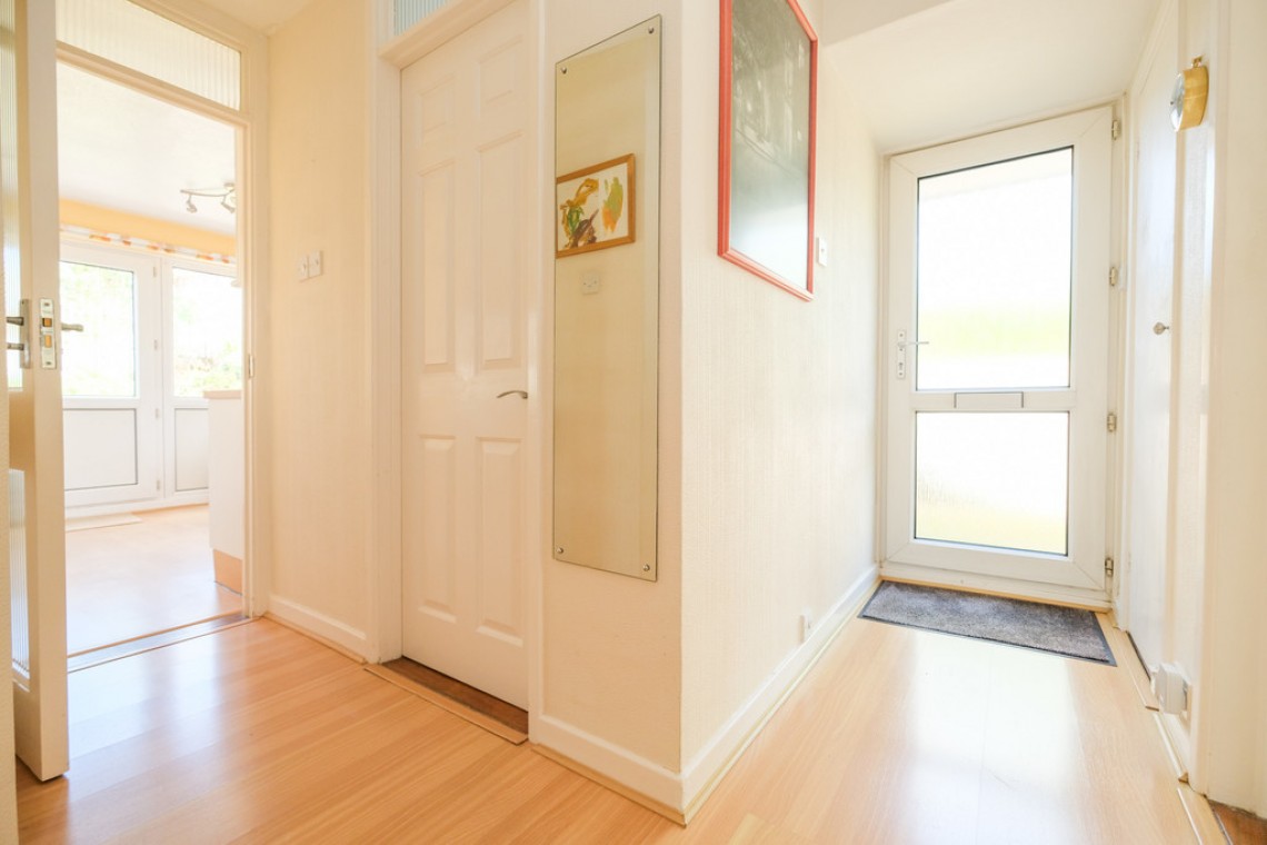 Images for High Street, Farnborough EAID:11e514c9f7e99906cb8dd0ceb0e9edcf BID:1