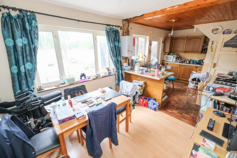 Images for Woodside, Orpington EAID:11e514c9f7e99906cb8dd0ceb0e9edcf BID:1