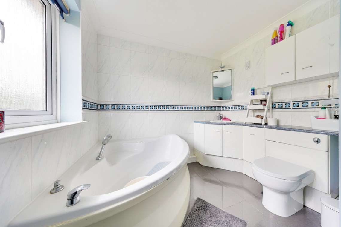 Images for Blackberry Field, Orpington EAID:11e514c9f7e99906cb8dd0ceb0e9edcf BID:1