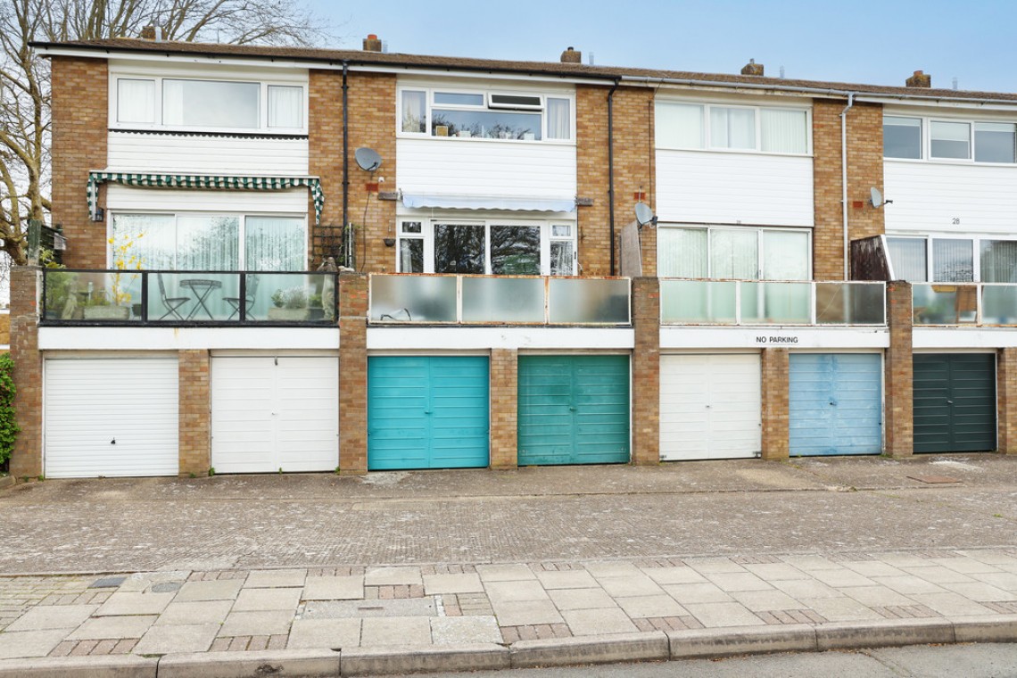 Images for Ferndown Avenue, Orpington EAID:11e514c9f7e99906cb8dd0ceb0e9edcf BID:1