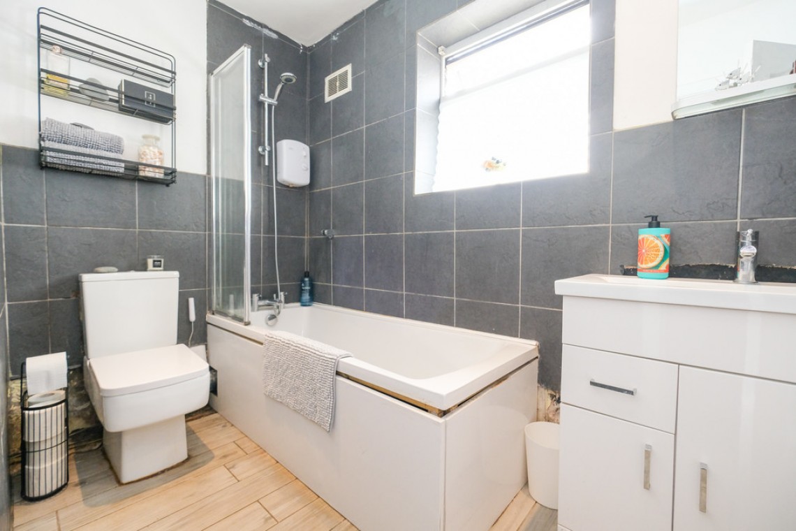 Images for Waldenhurst Road, Orpington EAID:11e514c9f7e99906cb8dd0ceb0e9edcf BID:1