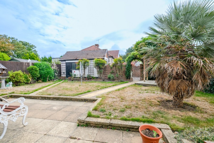 Images for Northfield Avenue, Orpington EAID:11e514c9f7e99906cb8dd0ceb0e9edcf BID:1