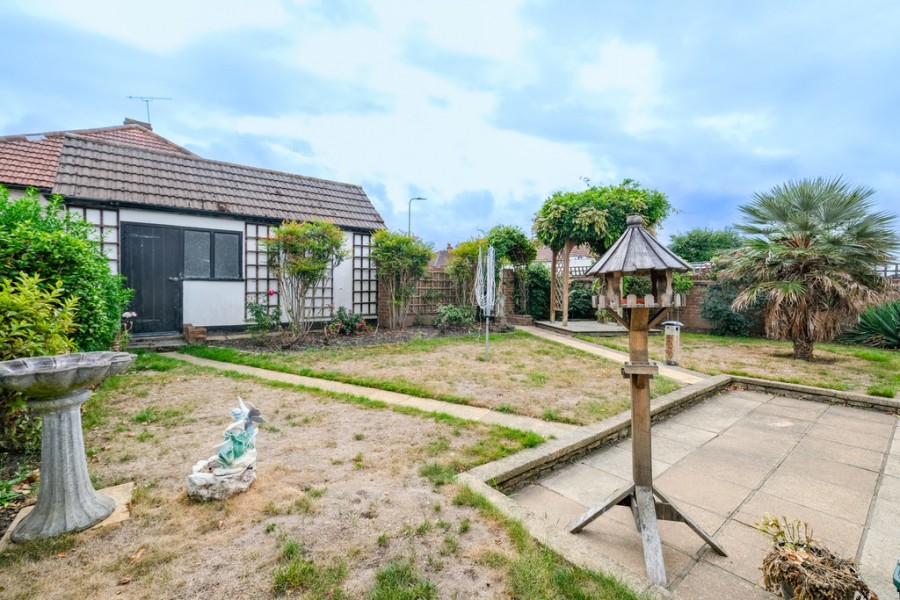 Images for Northfield Avenue, Orpington EAID:11e514c9f7e99906cb8dd0ceb0e9edcf BID:1
