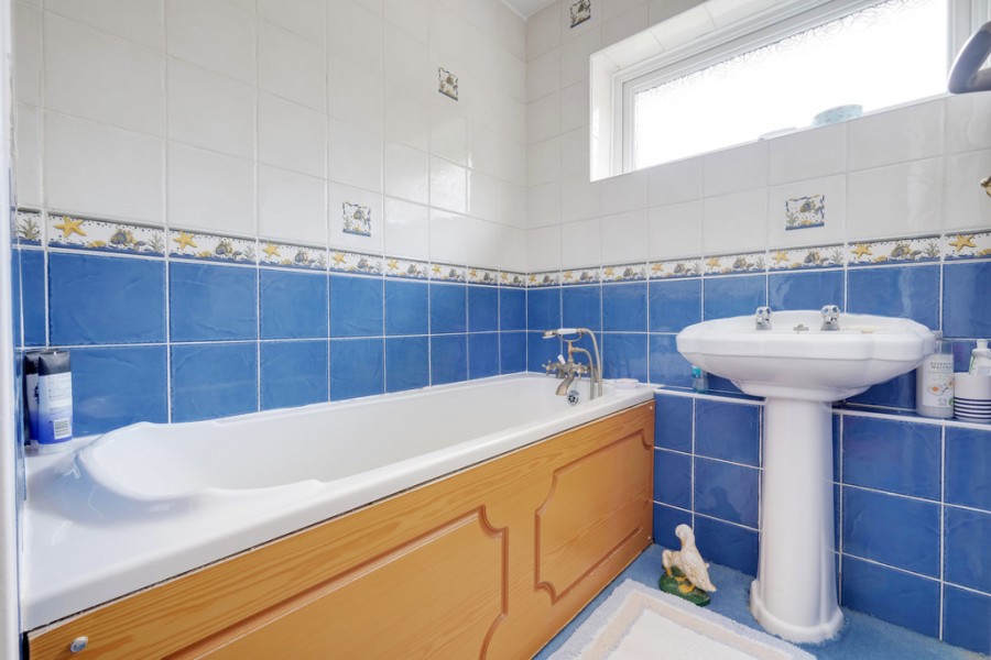 Images for Stowting Road, Orpington EAID:11e514c9f7e99906cb8dd0ceb0e9edcf BID:1