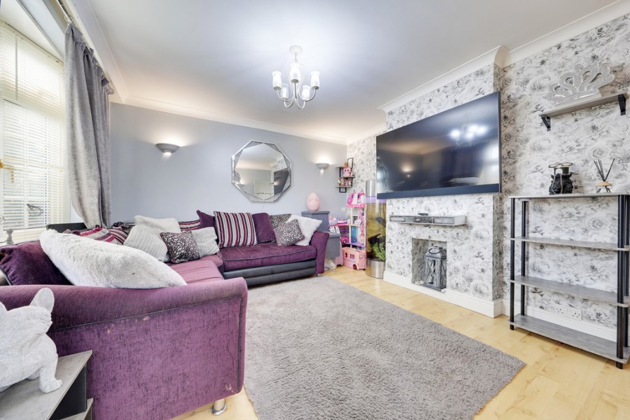 Images for Lullingstone Crescent, Orpington EAID:11e514c9f7e99906cb8dd0ceb0e9edcf BID:1