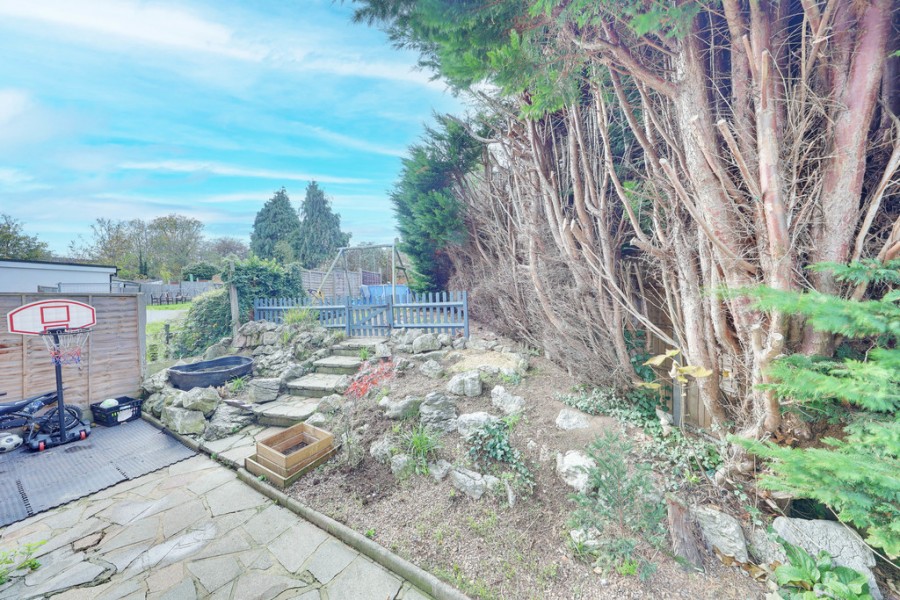 Images for Lullingstone Crescent, Orpington EAID:11e514c9f7e99906cb8dd0ceb0e9edcf BID:1