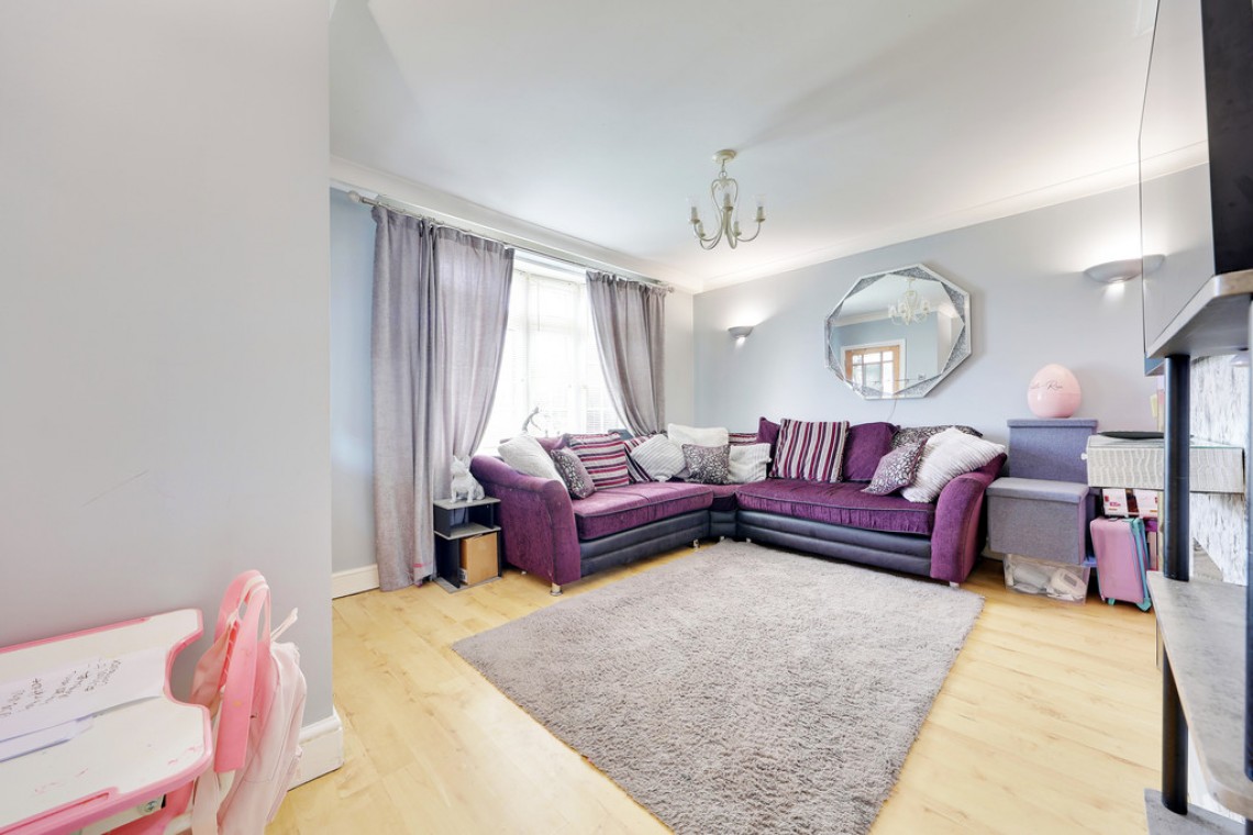 Images for Lullingstone Crescent, Orpington EAID:11e514c9f7e99906cb8dd0ceb0e9edcf BID:1