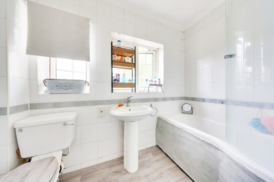 Images for Lullingstone Crescent, Orpington EAID:11e514c9f7e99906cb8dd0ceb0e9edcf BID:1