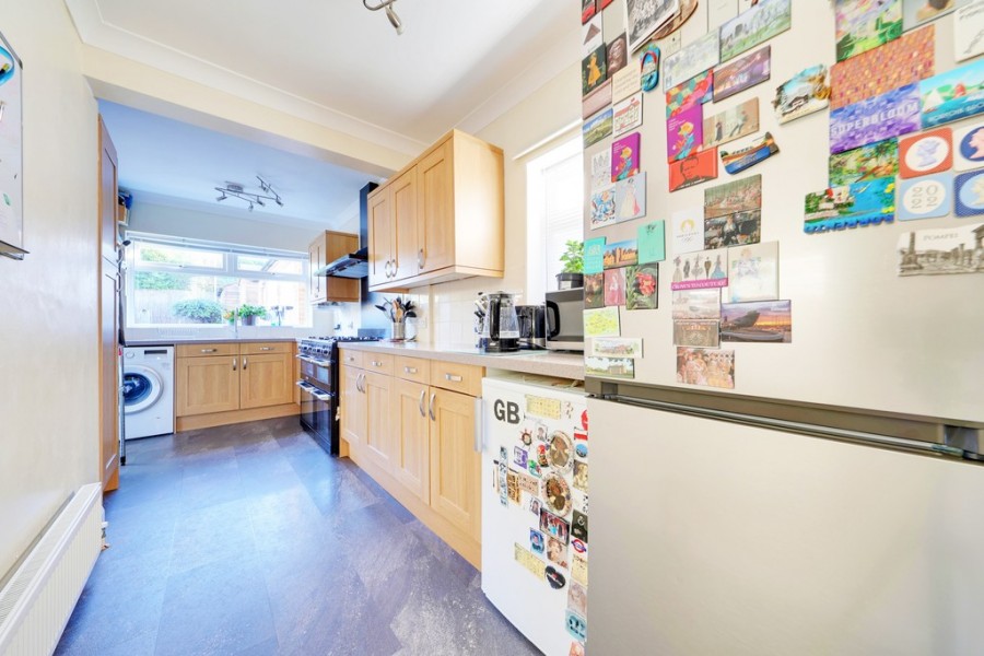 Images for Bassetts Way, Farnborough EAID:11e514c9f7e99906cb8dd0ceb0e9edcf BID:1