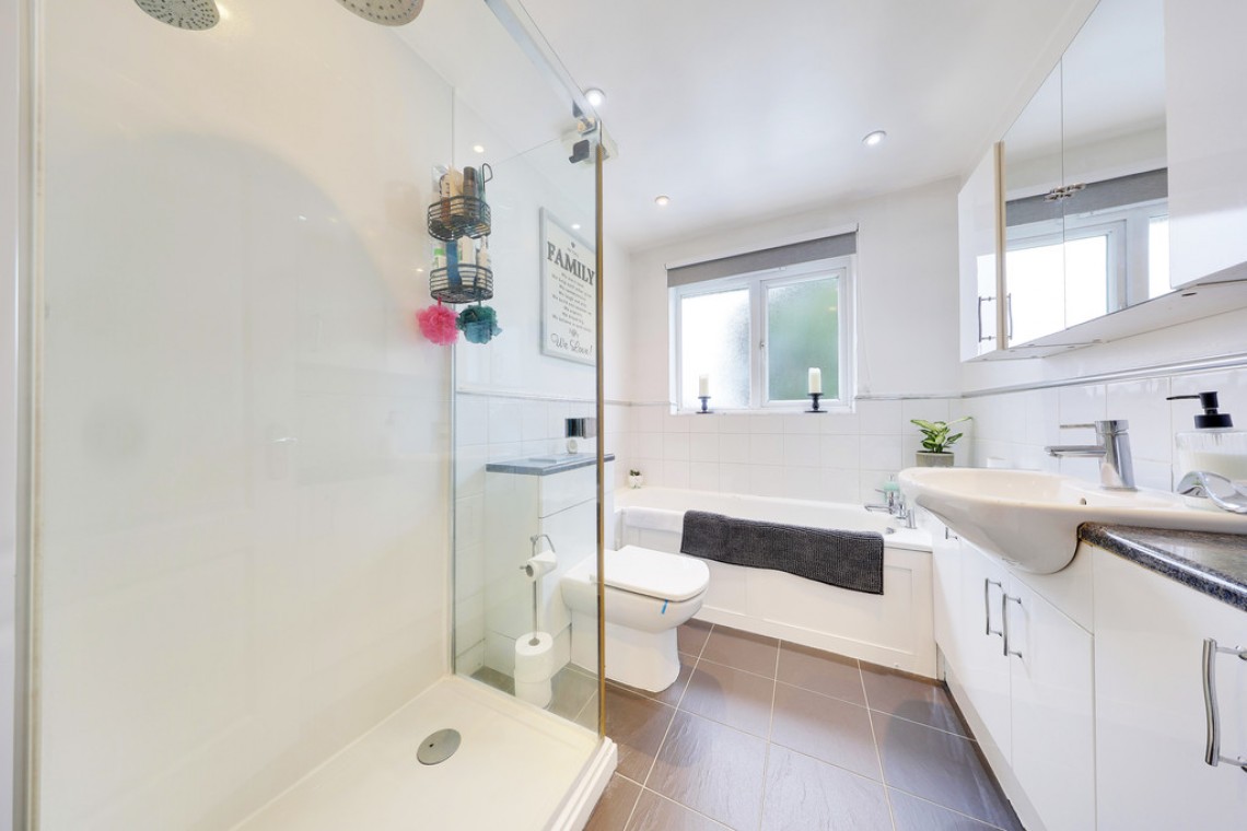 Images for Warnford Road, Orpington EAID:11e514c9f7e99906cb8dd0ceb0e9edcf BID:1