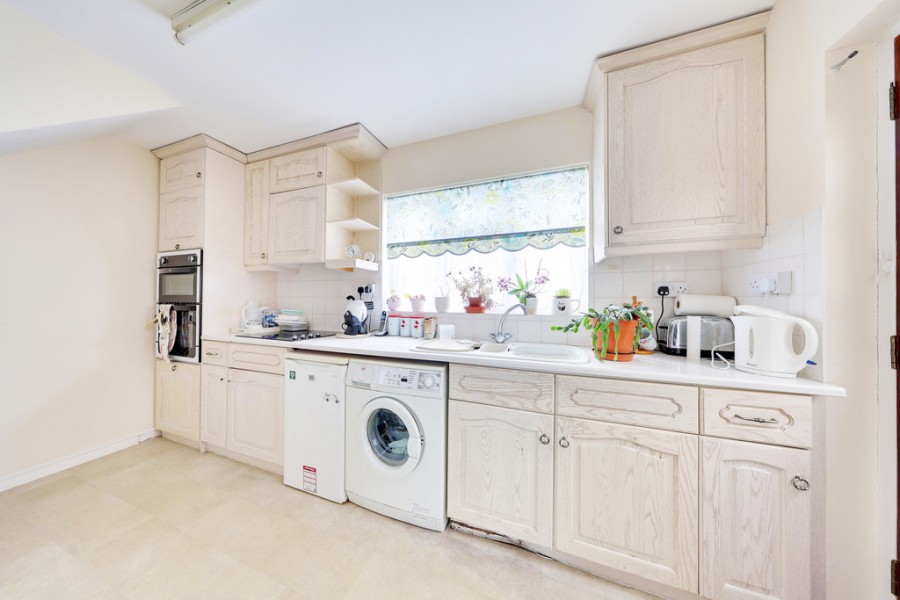 Images for Arundel Drive, Orpington EAID:11e514c9f7e99906cb8dd0ceb0e9edcf BID:1