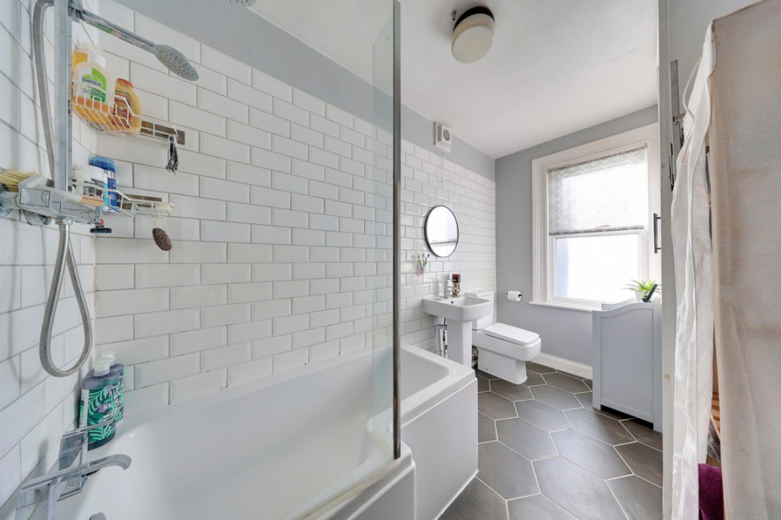 Images for Sanderstead Road, Orpington EAID:11e514c9f7e99906cb8dd0ceb0e9edcf BID:1