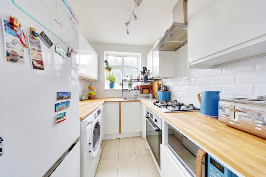 Images for Barnesdale Crescent, Orpington EAID:11e514c9f7e99906cb8dd0ceb0e9edcf BID:1