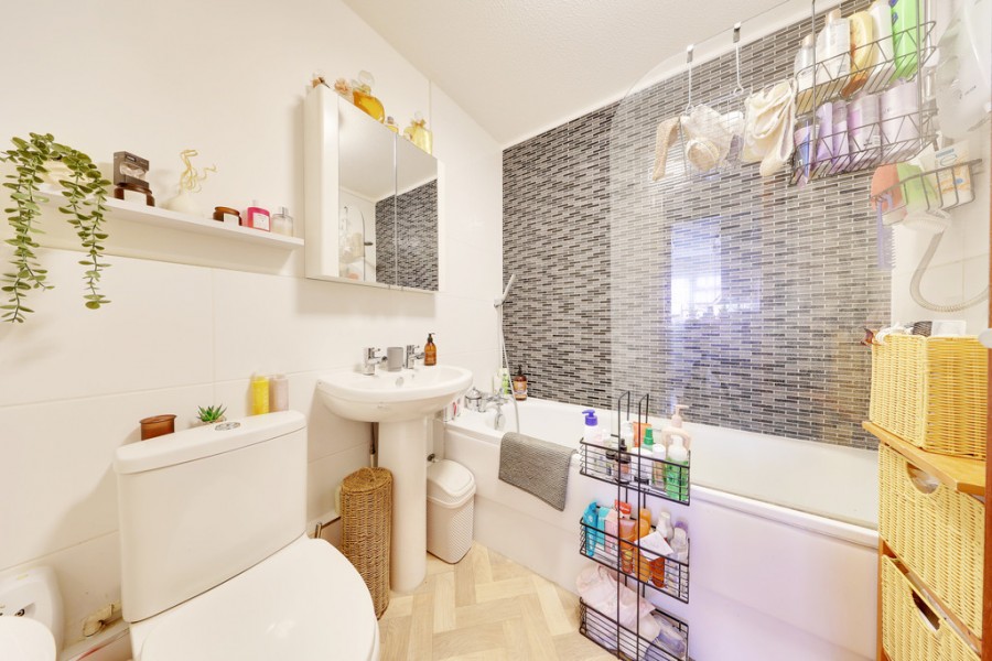 Images for Taylor Close, Orpington EAID:11e514c9f7e99906cb8dd0ceb0e9edcf BID:1