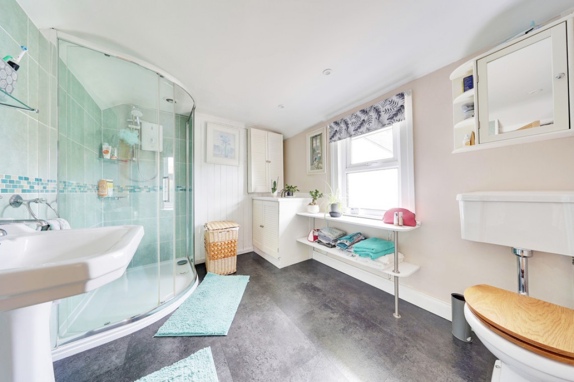 Images for Station Road, Halstead EAID:11e514c9f7e99906cb8dd0ceb0e9edcf BID:1