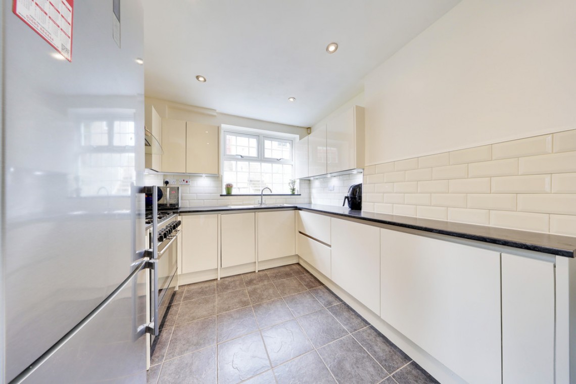 Images for Leesons Hill, Orpington EAID:11e514c9f7e99906cb8dd0ceb0e9edcf BID:1